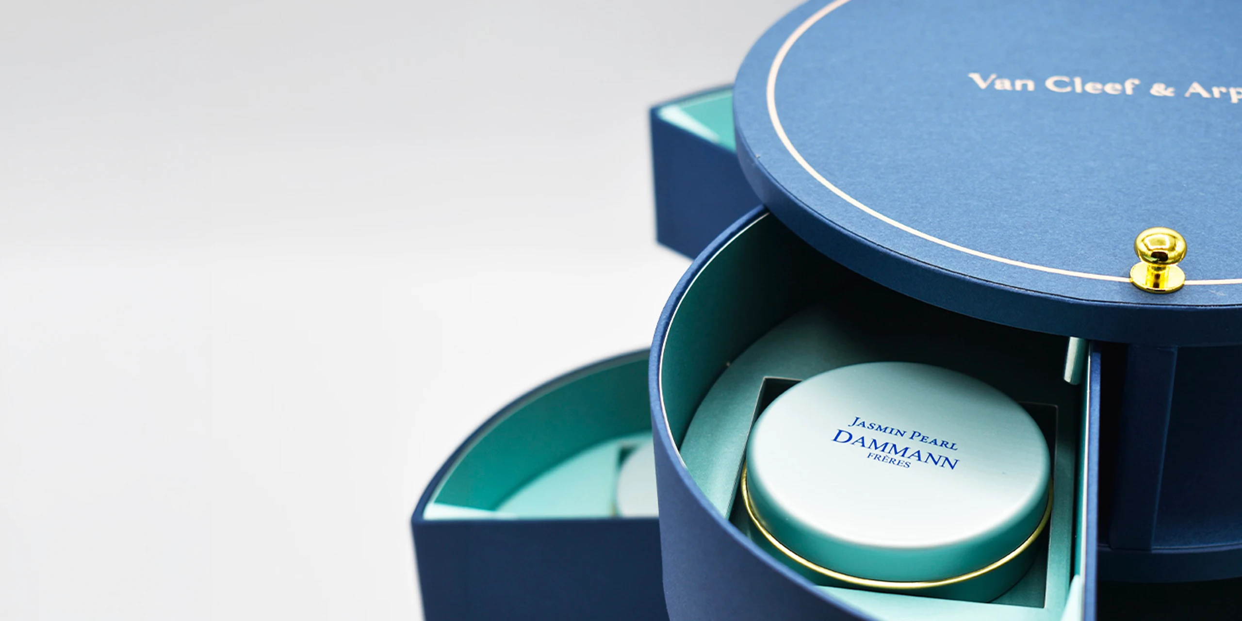 Conciergerie cadeaux Van Cleef & Arpels — offre globale et internationale de cadeaux de prestige Graphiplus