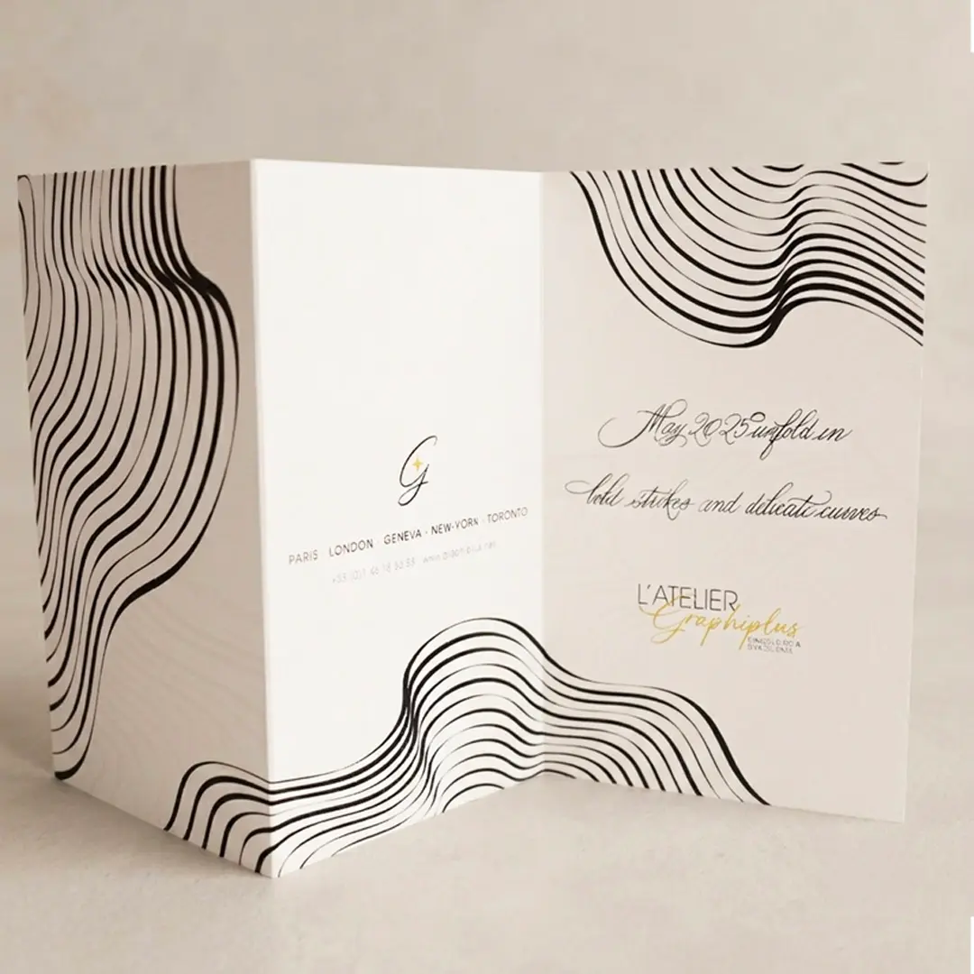 Calligraphie parisienne sur enveloppe de prestige — adressage calligraphié par Graphiplus