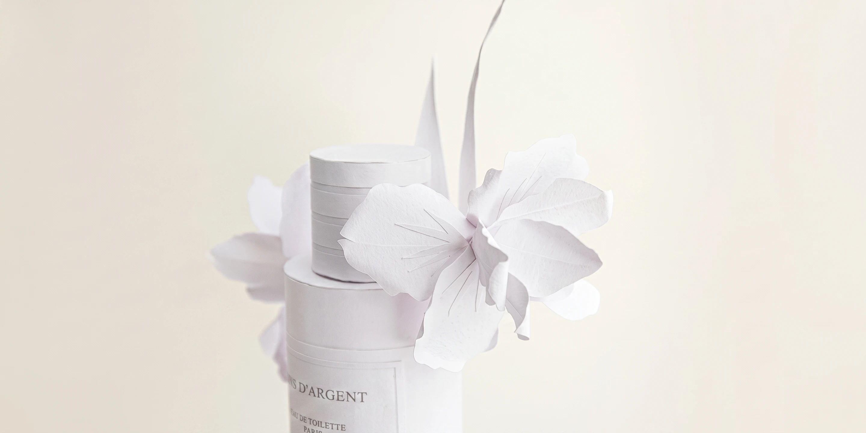 Fleurs en origami pour coffret cadeau Bois d'Argent — art du papier au service de vos boutiques par Graphiplus